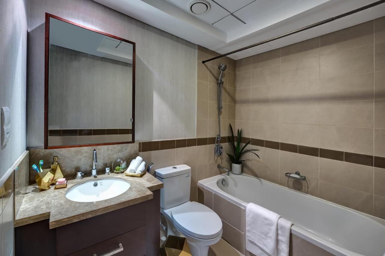 Durrani Homes - Designer 2Br Apt With Stunning Burj Khalifa And Fountain View ドバイ エクステリア 写真
